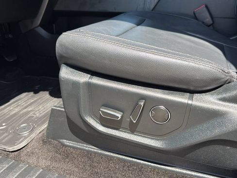 Used 2015 Ford F150 XLT w/ Equipment Group 302A Luxury AWD/4WD image 6