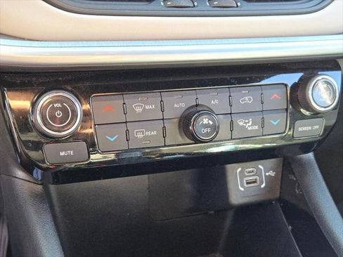Certified 2025 Jeep Compass Limited AWD/4WD image 25