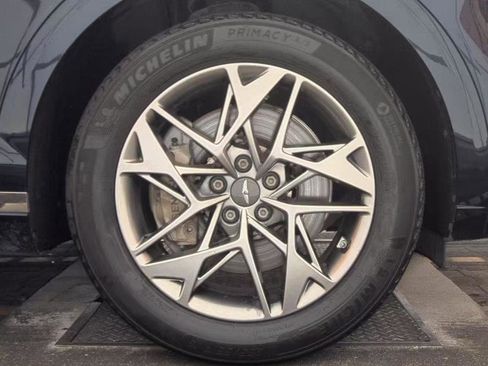 Used 2023 Genesis GV70 2.5T w/ Advanced Package AWD/4WD image 14