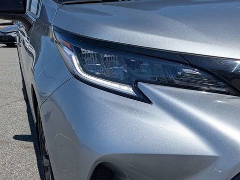 Used 2025 Toyota Sienna XSE w/ XSE Plus Package FWD image 10