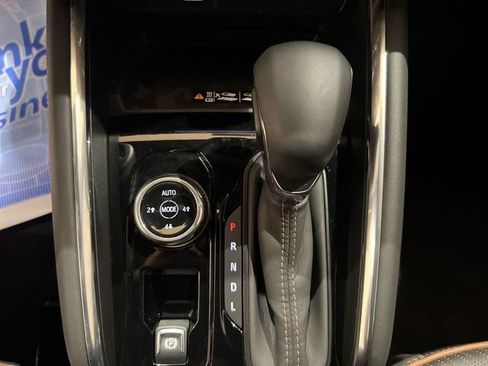 Used 2026 GMC Canyon AT4 w/ AT4 Premium Package AWD/4WD image 15