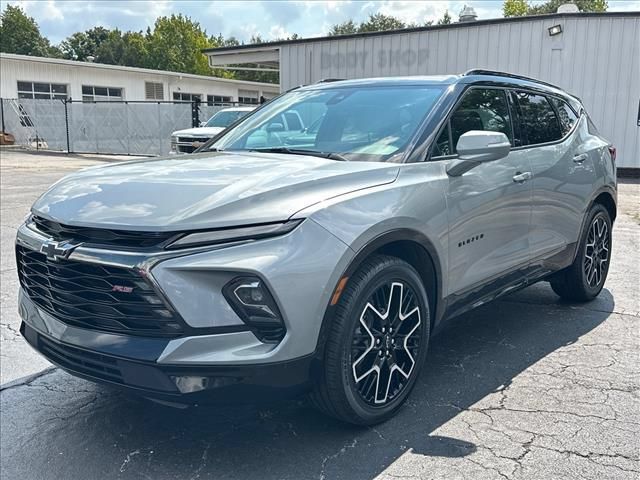Certified 2023 Chevrolet Blazer RS w/ Driver Confidence II Package FWD image 5
