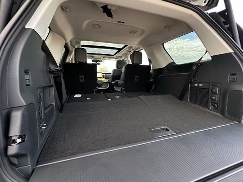 New 2025 Ford Expedition Platinum w/ Driver's Package image 38