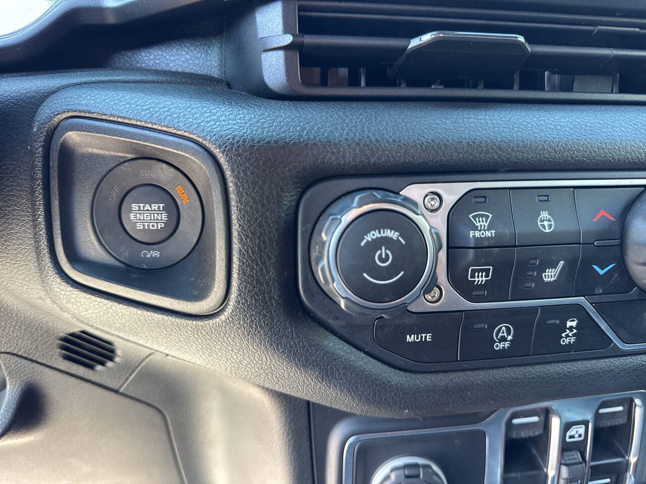 Used 2024 Jeep Wrangler Unlimited Sport AWD/4WD image 26