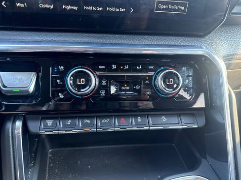 Used 2024 GMC Sierra 2500 Denali w/ Technology Package image 38