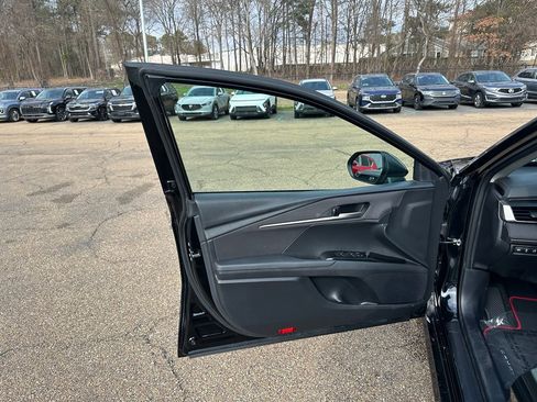 Used 2025 Toyota Camry LE image 6