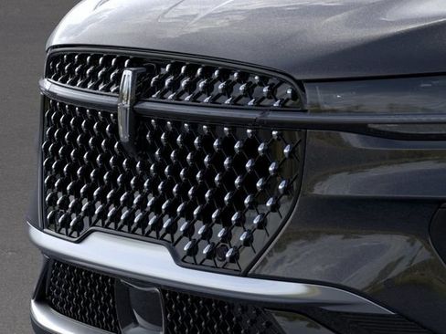 New 2026 Lincoln Nautilus Premier AWD/4WD image 17