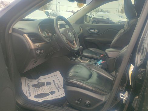 Used 2016 Jeep Cherokee Limited image 16