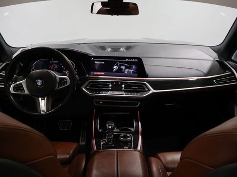 Used 2021 BMW X7 M50i image 17
