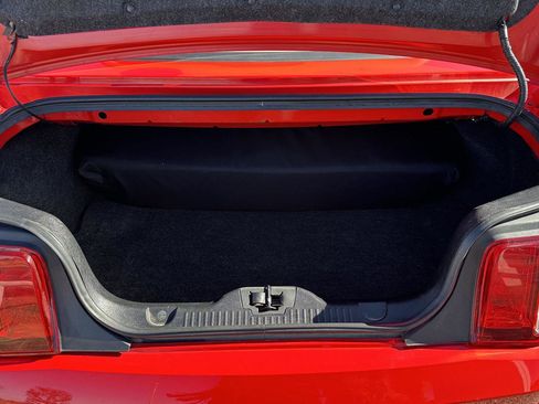 Used 2011 Ford Mustang Premium w/ Comfort Pkg image 5