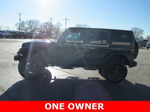 Used 2022 Jeep Wrangler Unlimited Sport image 8