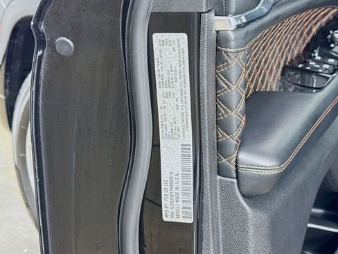 Used 2022 Jeep Grand Cherokee Summit w/ Luxury Tech Group V image 34