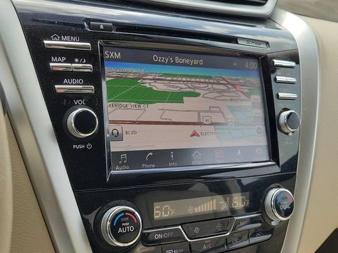 Used 2018 Nissan Murano Platinum w/ Cargo Package FWD image 27