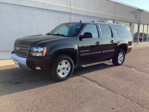 Used 2011 Chevrolet Suburban LT w/ Luxury Package AWD/4WD image 2