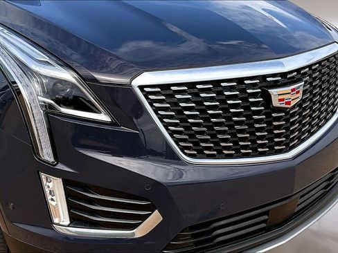 Used 2025 Cadillac XT5 Premium Luxury w/ Technology Package AWD/4WD image 29