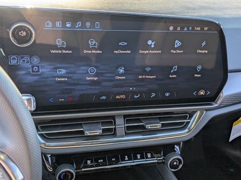 New 2026 Chevrolet Equinox EV LT image 9