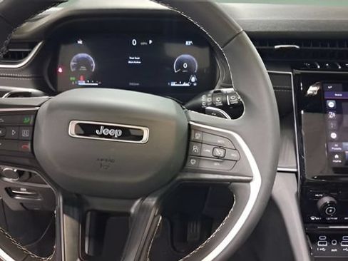 Used 2025 Jeep Grand Cherokee Laredo X w/ Trailer Tow Package AWD/4WD image 12
