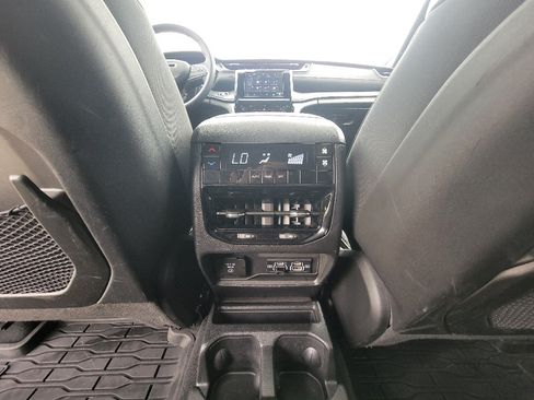 Used 2023 Jeep Grand Cherokee L Laredo AWD/4WD image 31