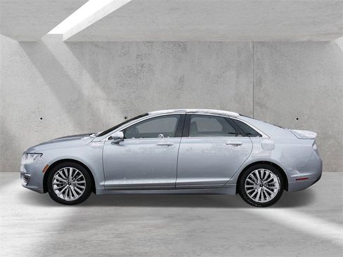 Used 2020 Lincoln MKZ AWD image 5
