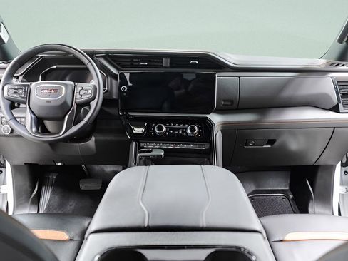 Used 2025 GMC Sierra 1500 AT4 AWD/4WD image 9