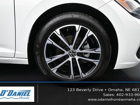 Used 2024 Volkswagen Jetta Sport FWD image 41