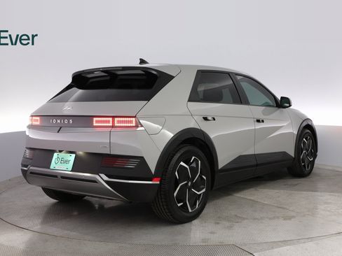 Used 2023 Hyundai Ioniq 5 SEL image 11