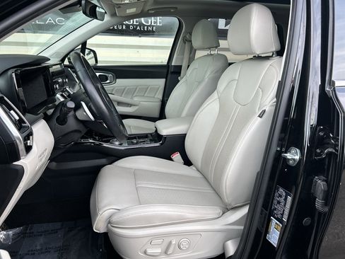 Used 2023 Kia Sorento SX Prestige w/ Panoramic Sunroof Package image 11