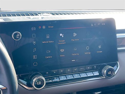 Used 2024 GMC Canyon Denali image 15