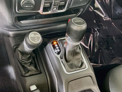 Used 2020 Jeep Gladiator Sport w/ Quick Order Package 24S AWD/4WD image 16