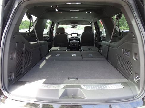 Used 2023 GMC Yukon XL AT4 image 15