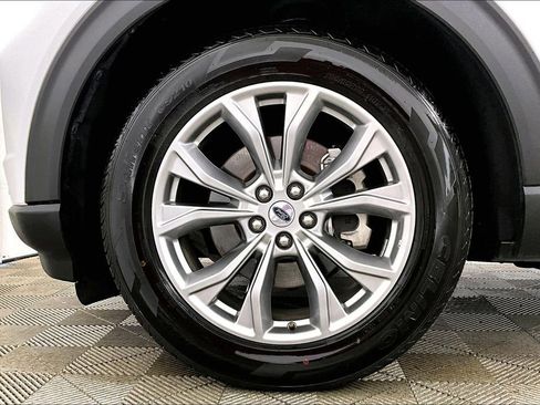 Used 2023 Ford Explorer Limited image 8