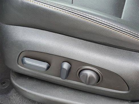 Used 2022 Chevrolet Equinox Premier image 7