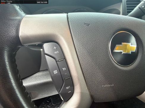 Used 2011 Chevrolet Silverado 2500 LT w/ Interior Plus Package RWD image 16