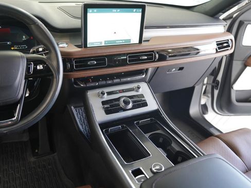 Used 2023 Lincoln Aviator Reserve w/ Equipment Group 201A image 19