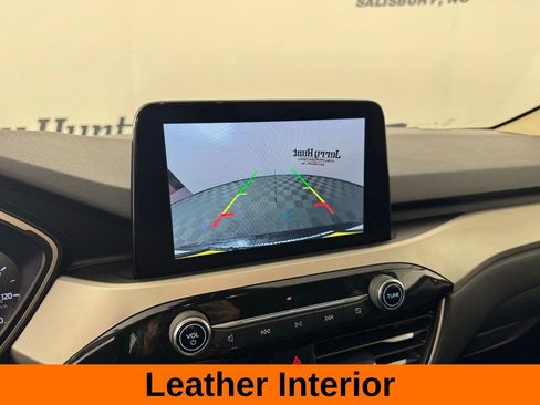 Used 2020 Ford Escape SEL image 3