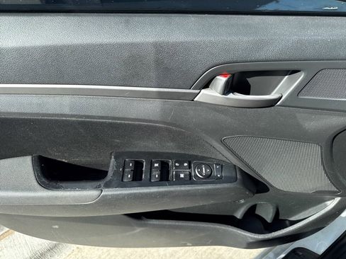 Used 2018 Hyundai Elantra SEL image 14