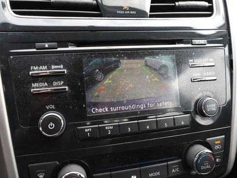 Used 2015 Nissan Altima 2.5 SV FWD image 20