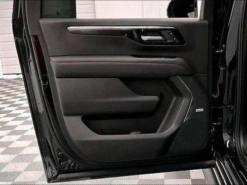 Used 2025 Chevrolet Suburban RST w/ Comfort Package AWD/4WD image 23