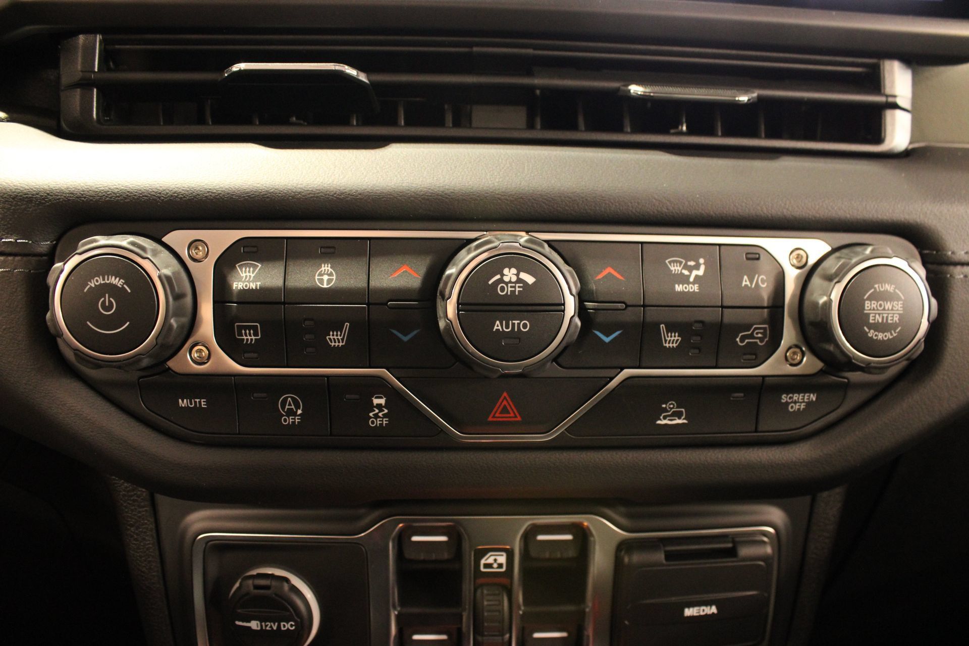 New 2026 Jeep Gladiator Mojave AWD/4WD image 37