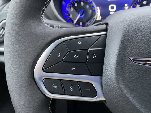 New 2026 Chrysler Pacifica Select image 13