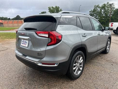 Used 2024 GMC Terrain SLT FWD image 13