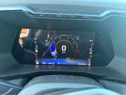 Used 2023 Chevrolet Colorado Z71 w/ Z71 Convenience Package 2 AWD/4WD image 8