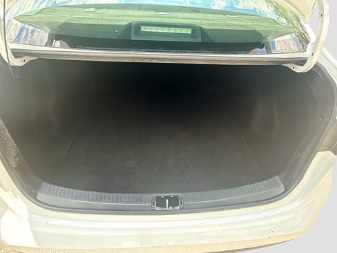 Used 2022 Toyota Corolla LE FWD image 24