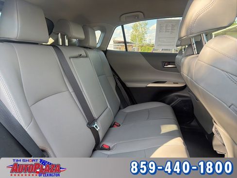 Used 2024 Toyota Venza XLE AWD/4WD image 21
