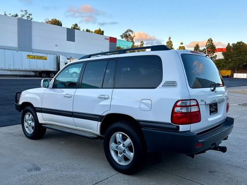 Used 2005 Toyota Land Cruiser AWD/4WD image 12