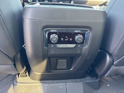 New 2026 Chevrolet Tahoe Premier w/ Sun And Tow Package AWD/4WD image 21