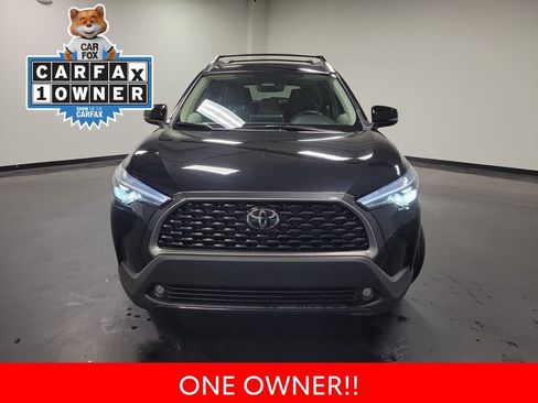 Used 2024 Toyota Corolla Cross XLE image 3