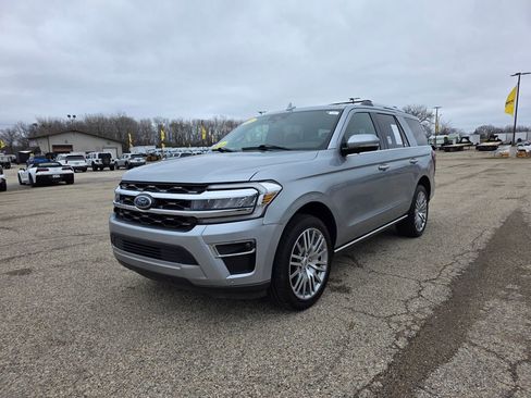 Used 2024 Ford Expedition Limited AWD/4WD image 4