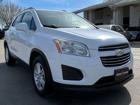 Used 2015 Chevrolet Trax LT w/ LT Plus Package FWD image 3