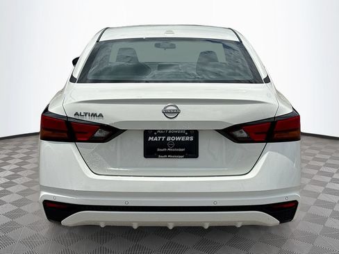 Used 2025 Nissan Altima 2.5 SV FWD image 6
